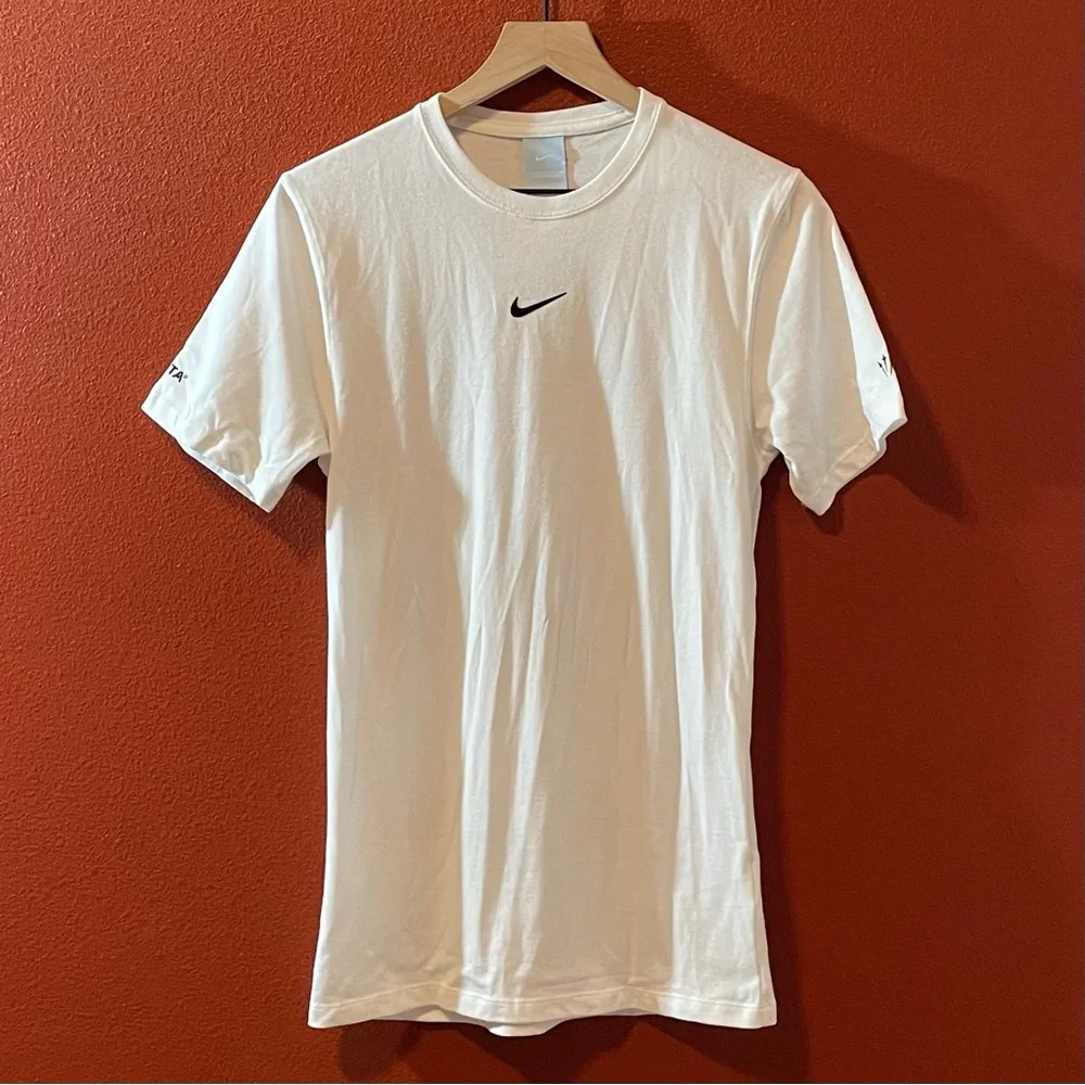 Nike x Nocta Men’s‎ White Drake Center Swoosh Athletic Slim Crewneck Tee Shirt